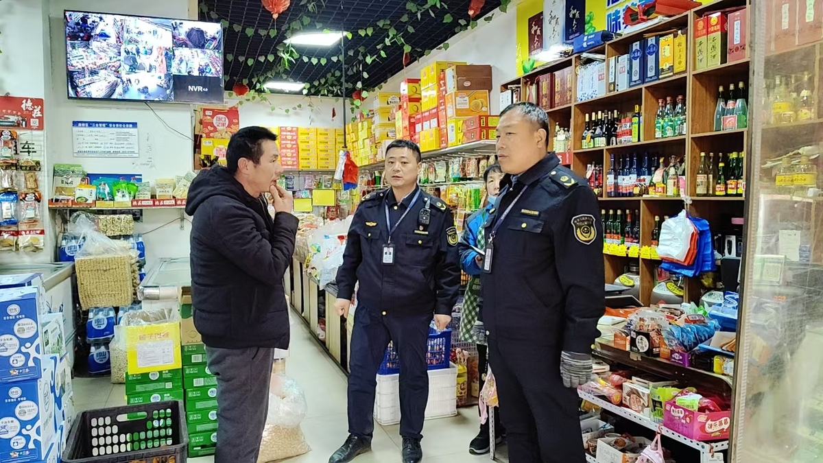 殷都区市场监管局开展节前食品安全检查工作