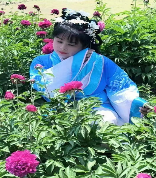 “近”享五一好时光，美丽华龙欢迎您！  五一假期那里去，多彩华龙在等您！