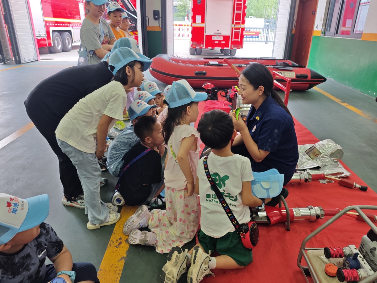 航空港区消防救援支队港北大队组织开展“队站开放日”活动