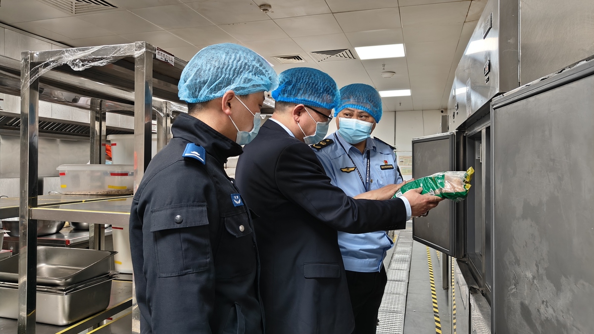 银河办事处：开展餐饮安全专项整治行动  筑牢食品安全防线