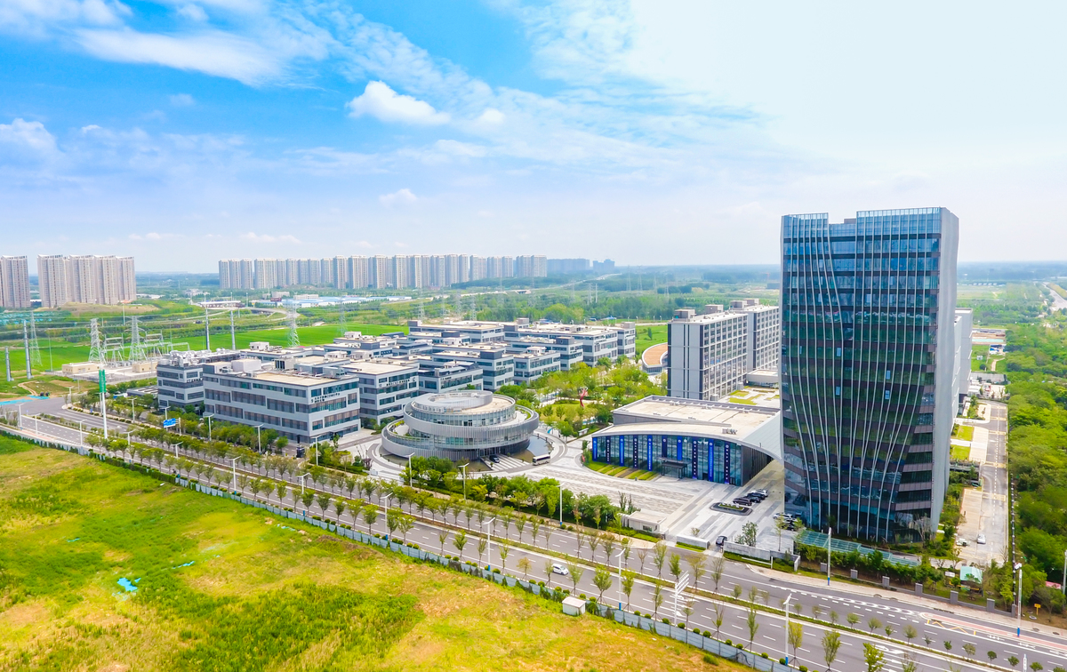 People’s Daily: Henan Zhengzhou Airport Economy Zone  focuses on five positioning, constructs five centers, and boosts Henan to achieve  high-quality development