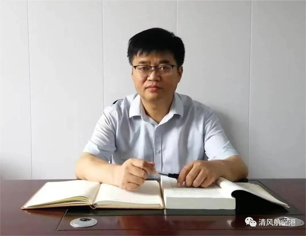 大马乡纪委书记李会亲.jpg