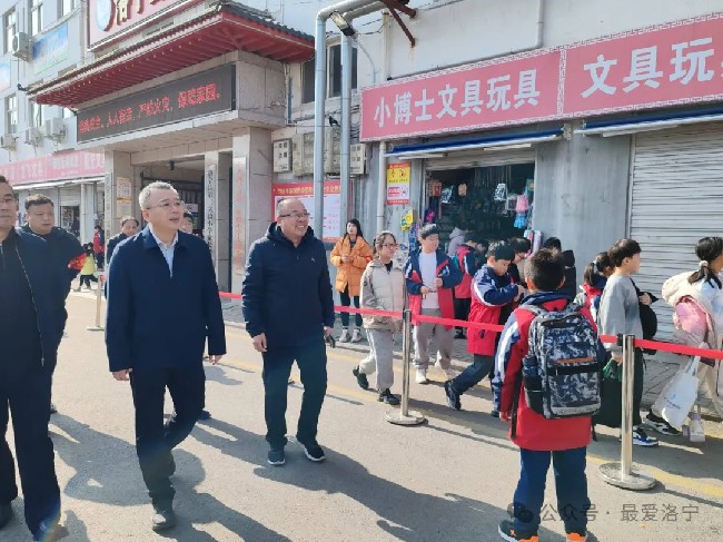 王瑞督导调研校园安全工作