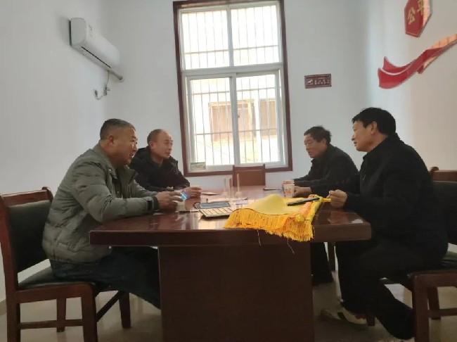 诉前调解解纠纷 共绘和谐新“枫”景