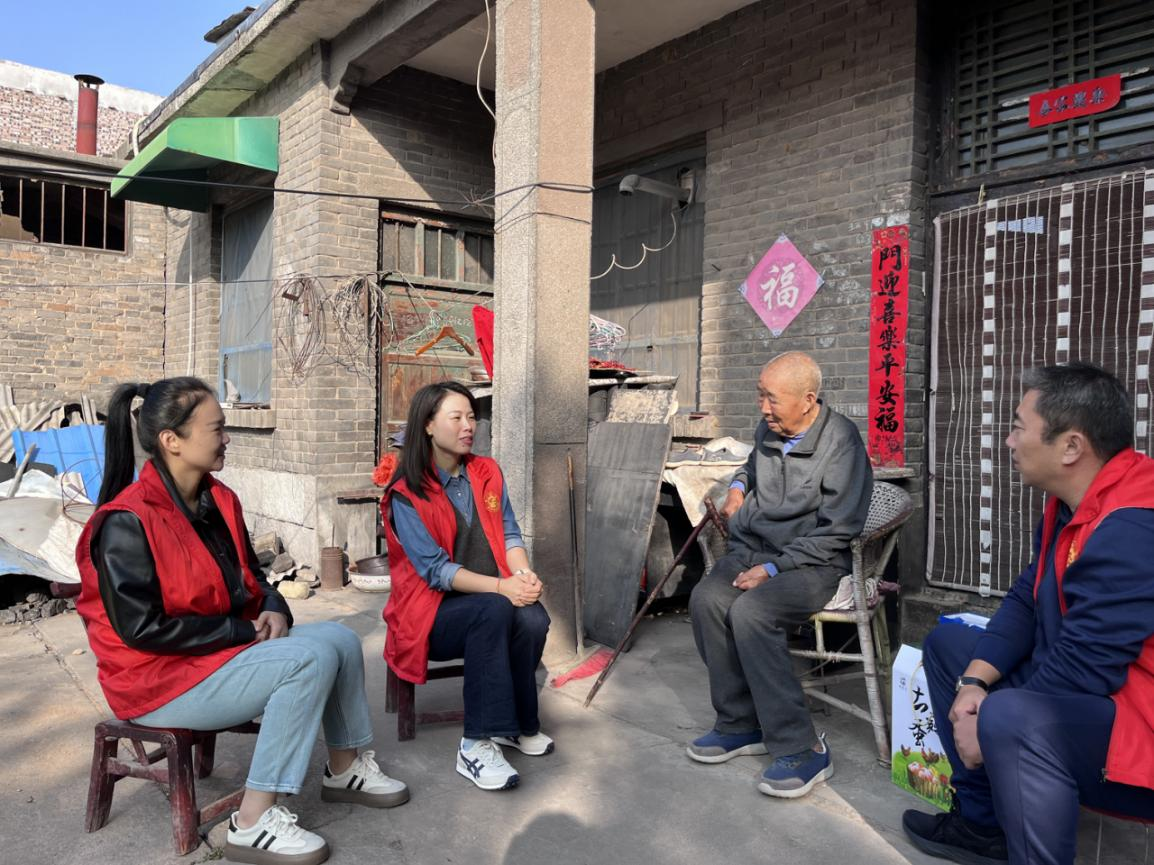 马村区机关事务中心开展重阳节走访慰问活动