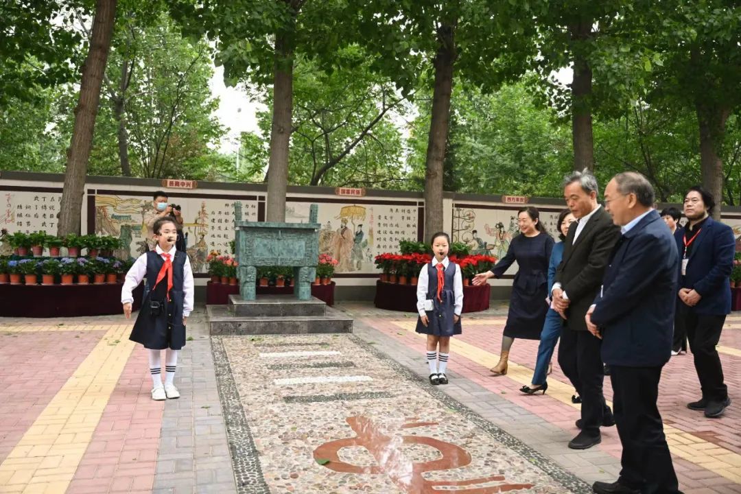 安阳高新技术产业开发区第三小学更名为安阳市甲骨文小学
