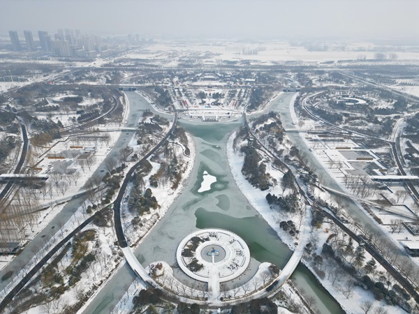 诗意浪漫 双鹤湖中央公园上新“雪景大片”！