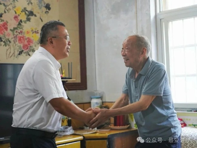 洛宁县开展“八一”建军节慰问活动