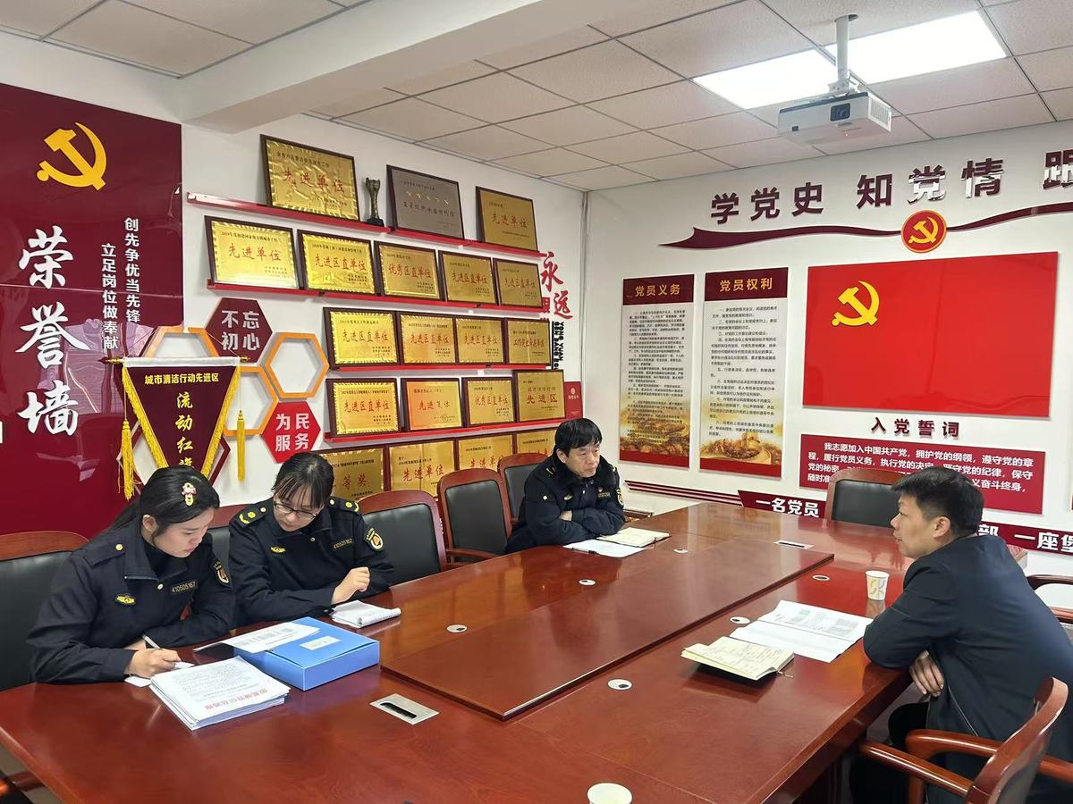 政府办政务公开科到城管局现场督导政务公开工作
