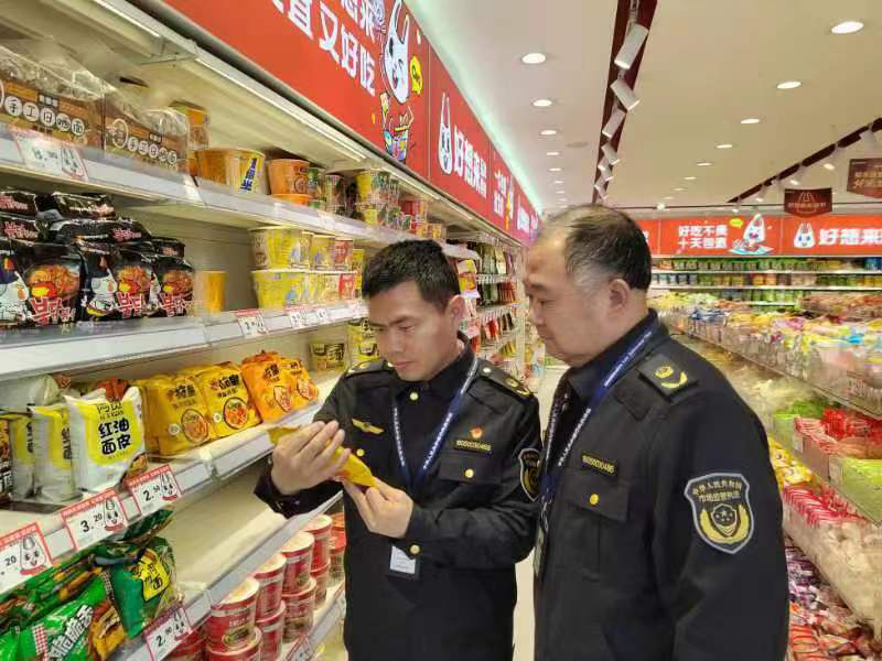 护航校园食品安全,殷都大队在行动