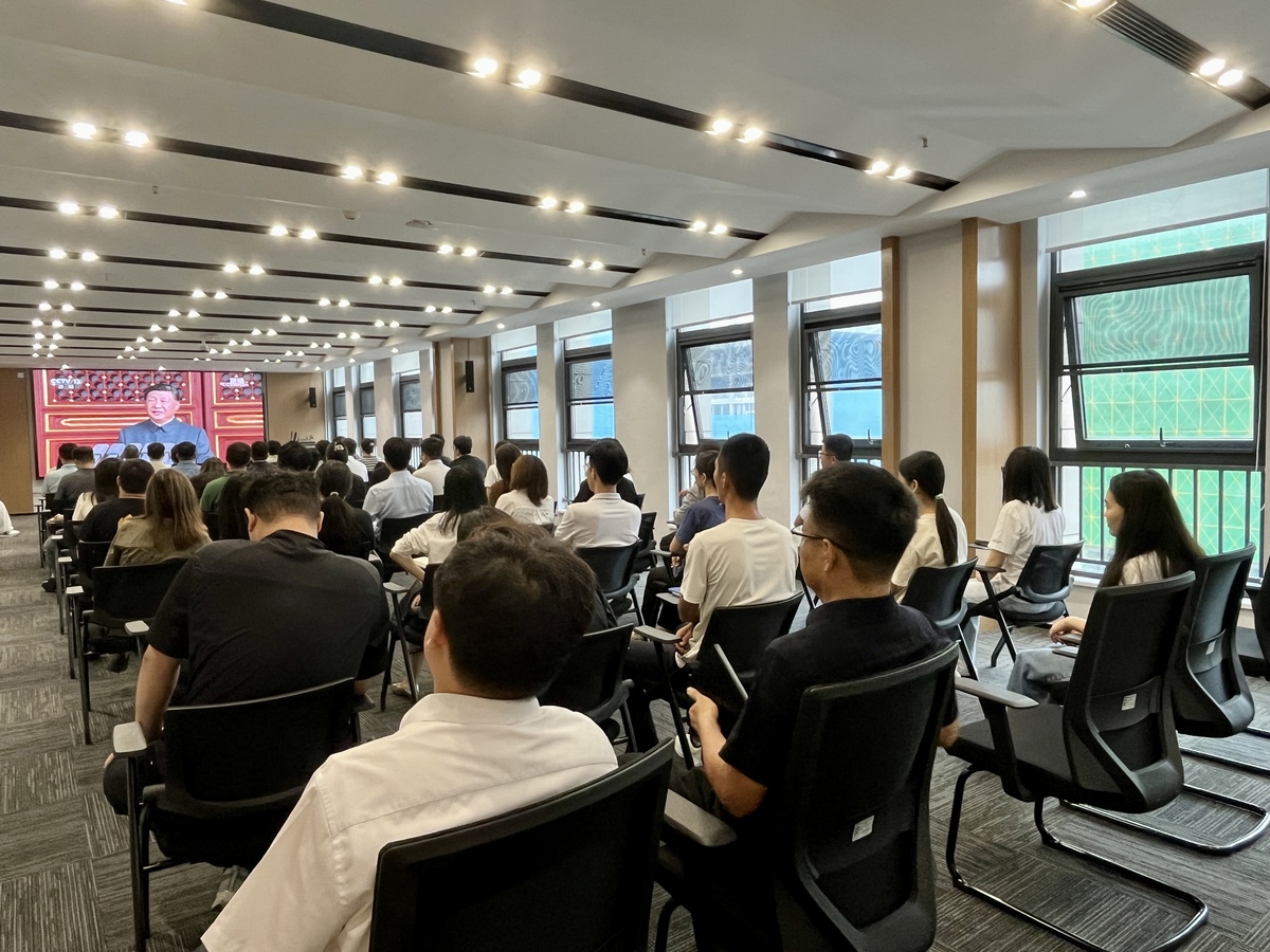 主题党日+“同铸医心 共沐荣光”