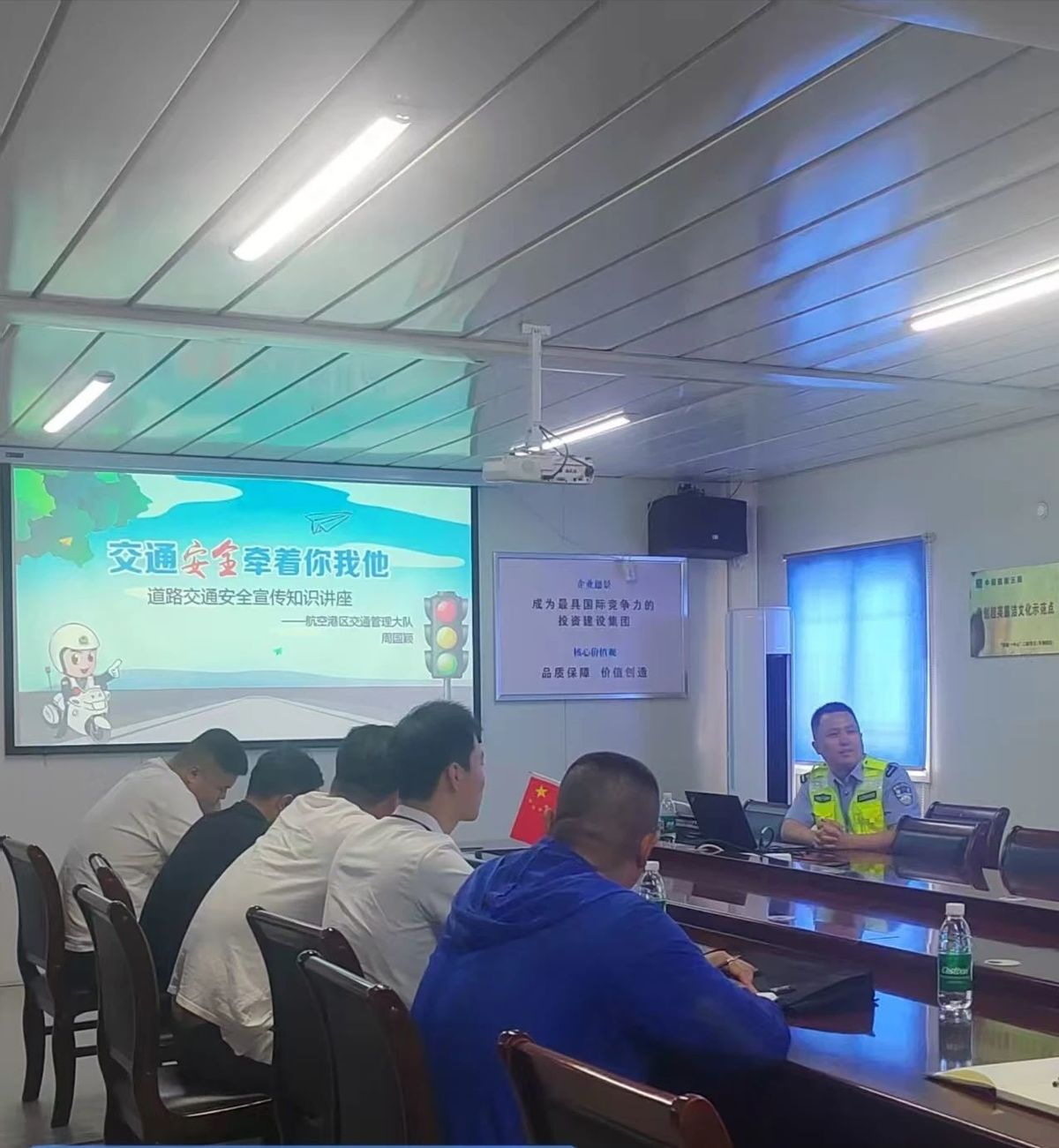 “安全守护”在行动——交警、消防、社区三方联动，为项目工地安全“把脉问诊”