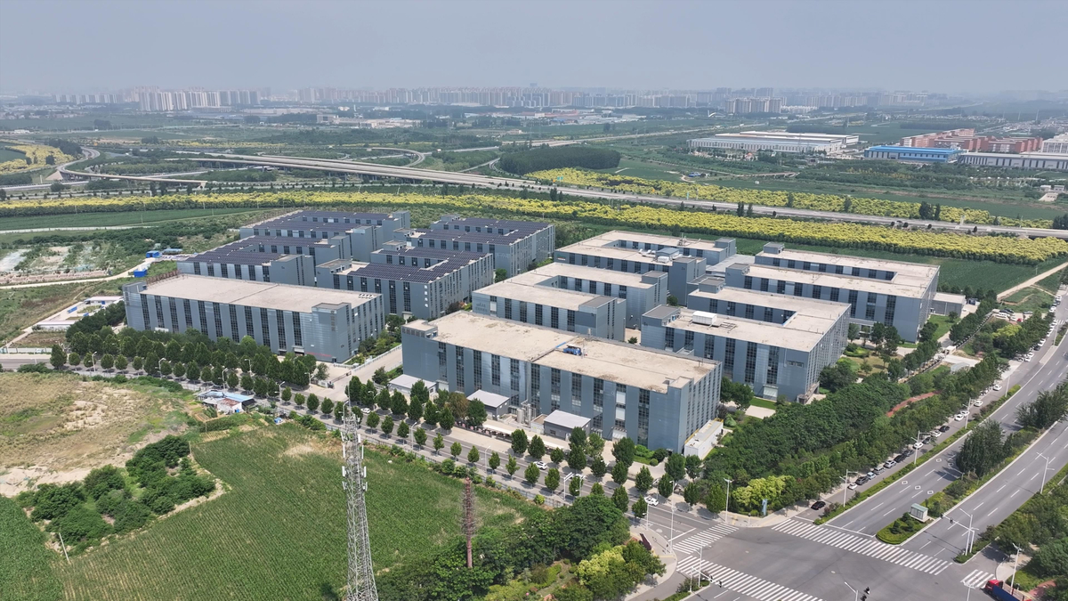 安阳巨赛光电手机玻璃盖板加工项目 即将投产