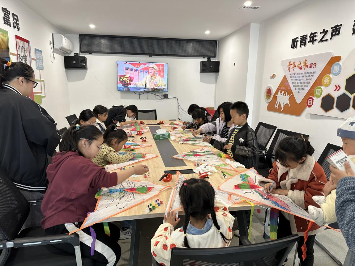 明港办事处举办春风寄思念 纸鸢载文明——清明节主题活动