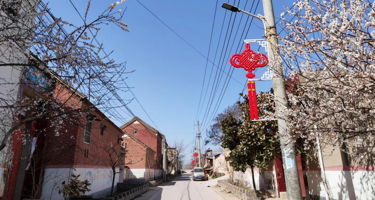 洧川镇月亮湾里笑声朗