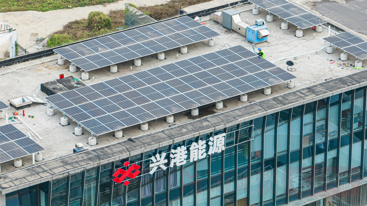 “停充一体”渐成标配 | 年底前<br>河南郑州航空港区将增加5千把电动汽车充电枪（桩）