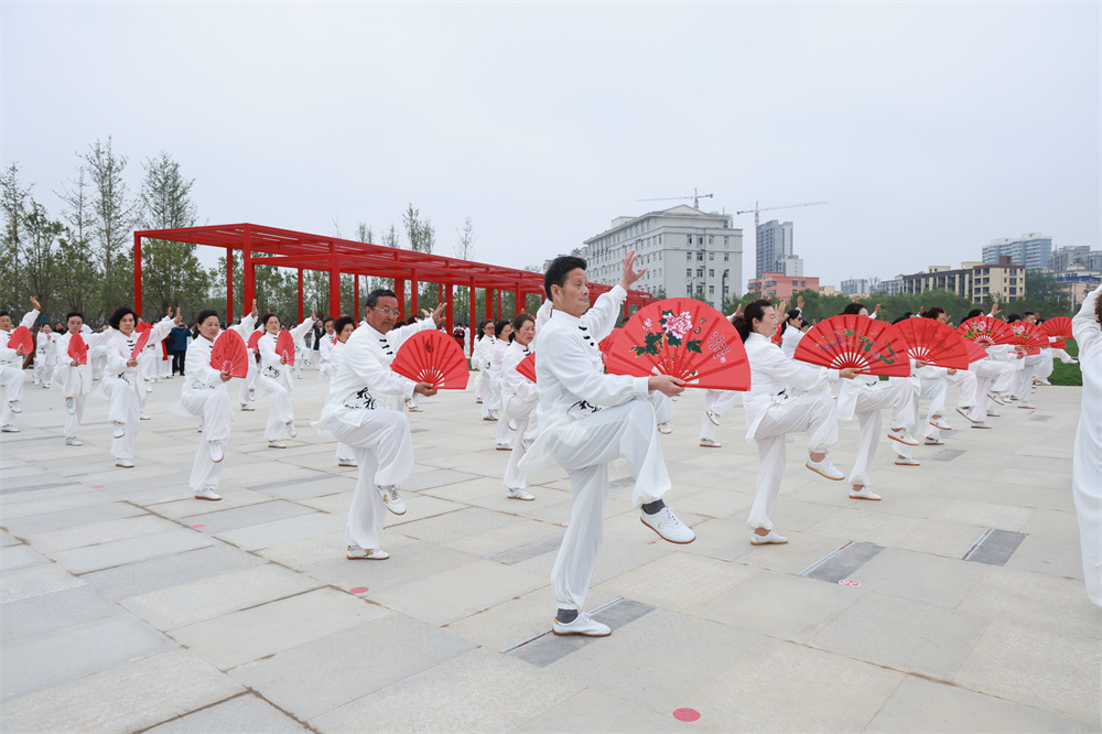 潢川縣舉行“三園”集中開園暨首屆太極文化節(jié)啟動(dòng)儀式