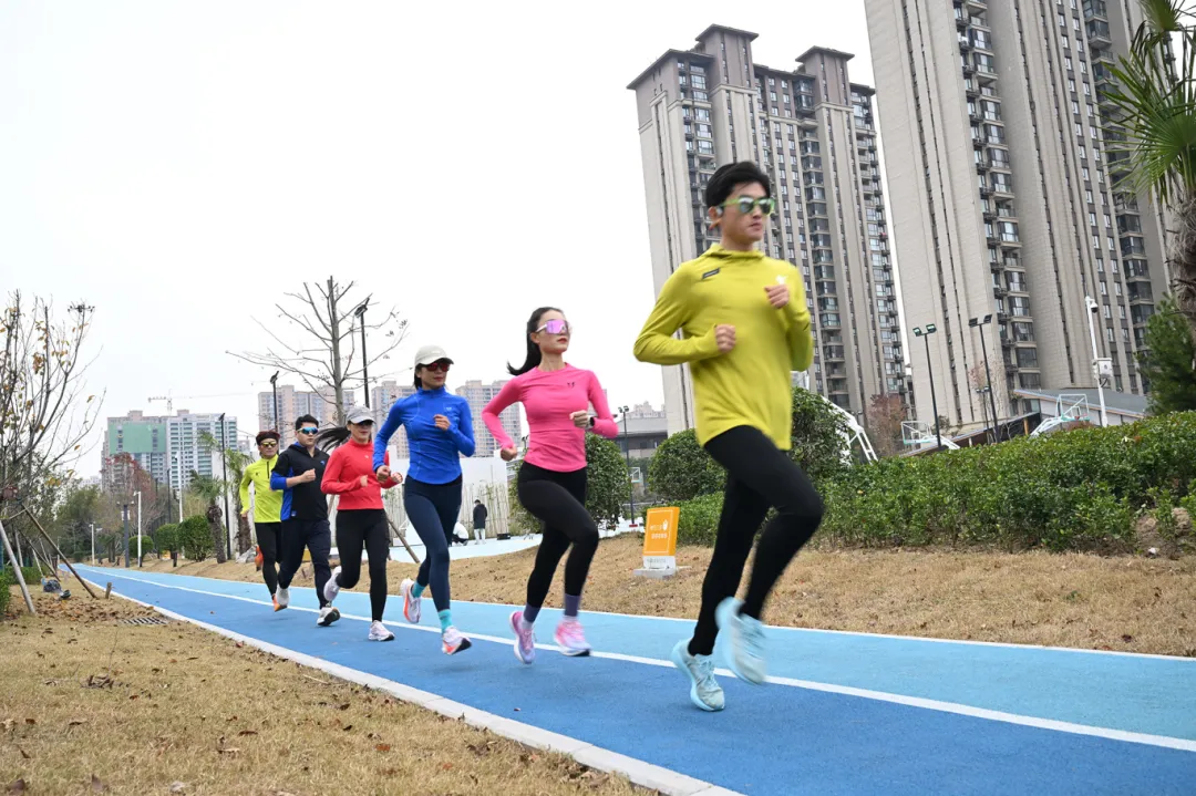 公园锻炼.jpg