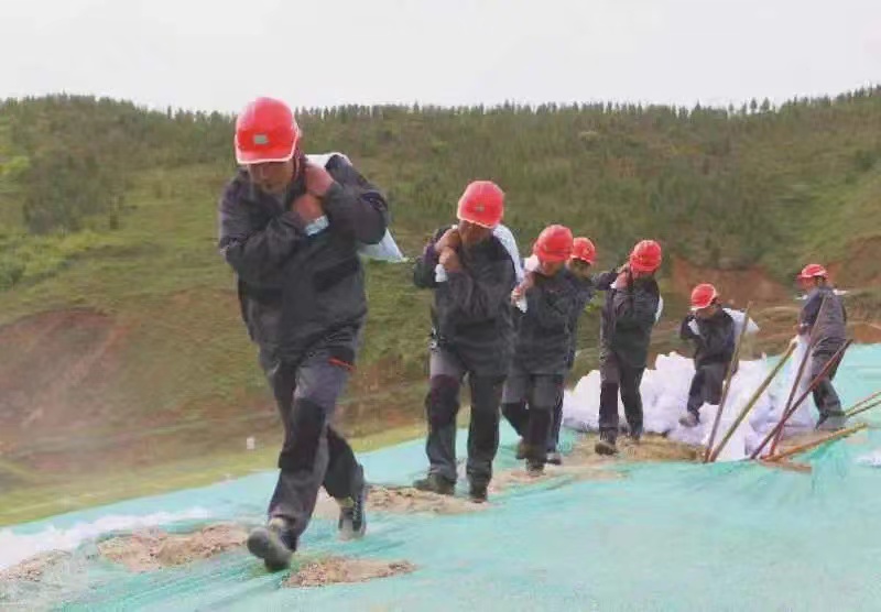 地企聯(lián)動(dòng)，以練為戰(zhàn)——下峪鎮(zhèn)開展尾礦庫汛期搶險(xiǎn)救援演練