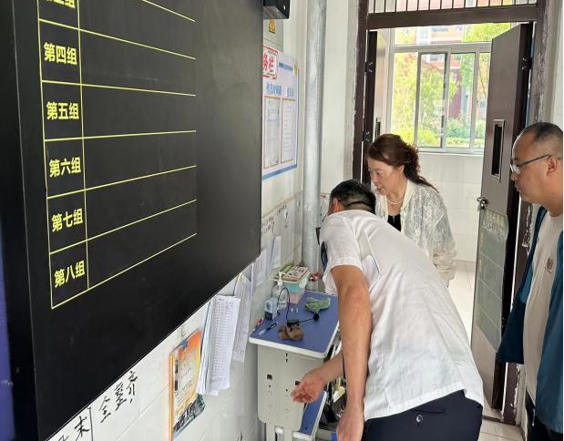 强化卫生监督检查 蓝盾护卫考生逐梦