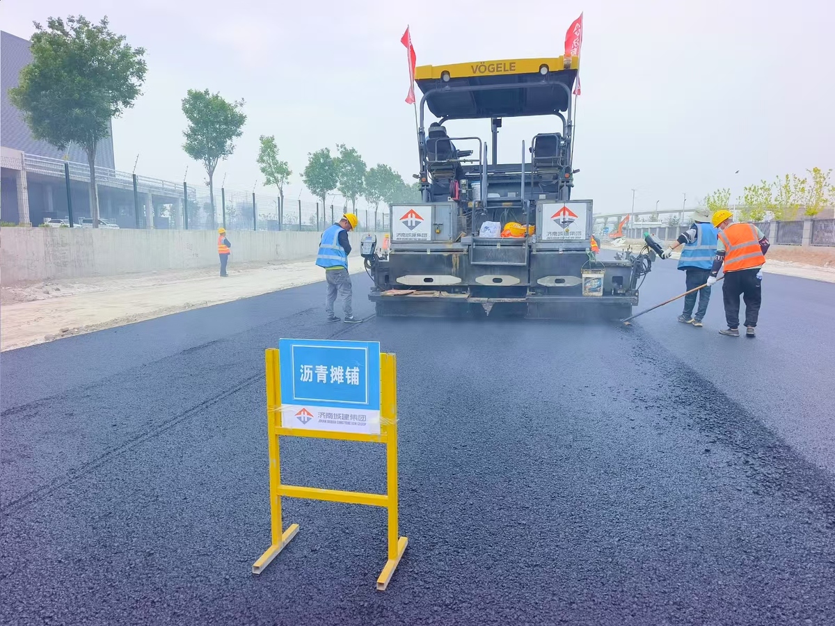 提速30天！按下航空港区多式联运平台项目配套道路通礼街建设“加速键”