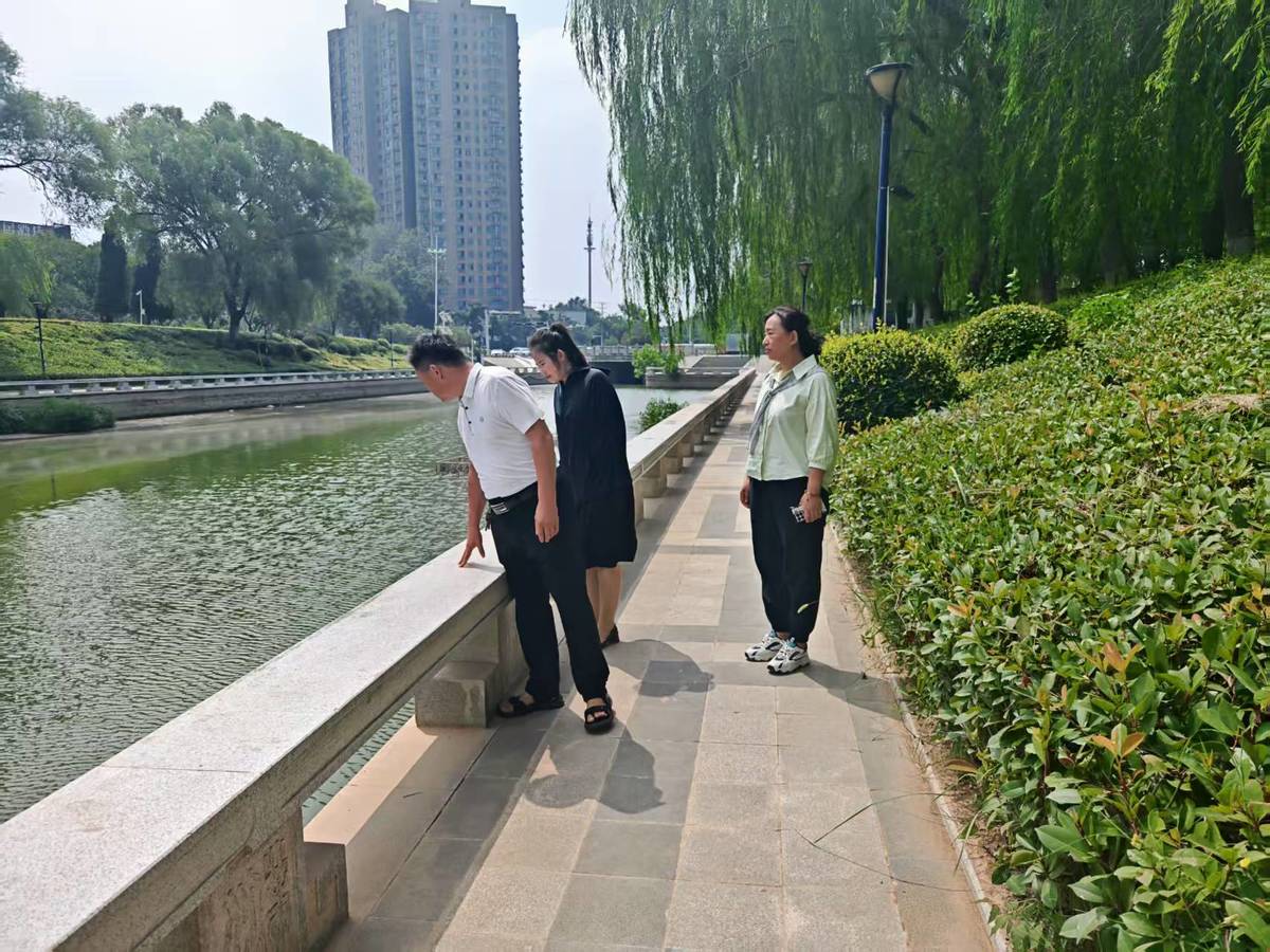 昆吾办副总河长、昆吾办副主任带领昆吾办河长办人员开展日常巡河巡查