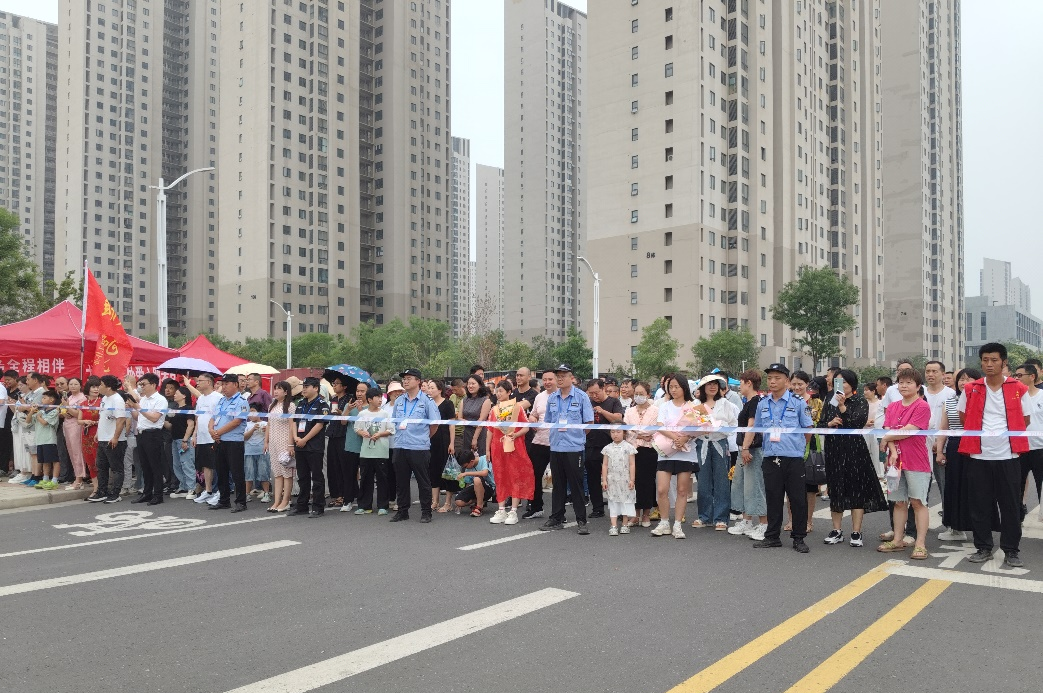 政企同心护高考  三顶帐篷做保障 ——龙王办事处助力高考在行动