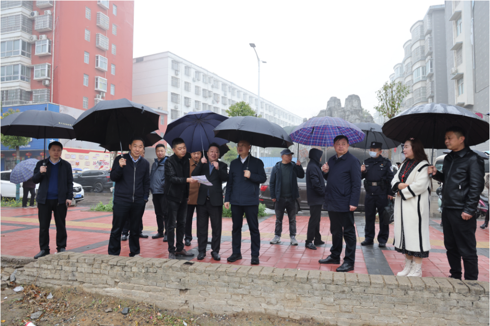 当前位置:>首页>新闻动态>潢川要闻3月22日,县委书记赵军伟督导花园