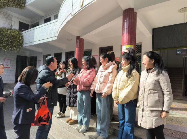 洛宁县审计局开展系列活动庆祝三八妇女节