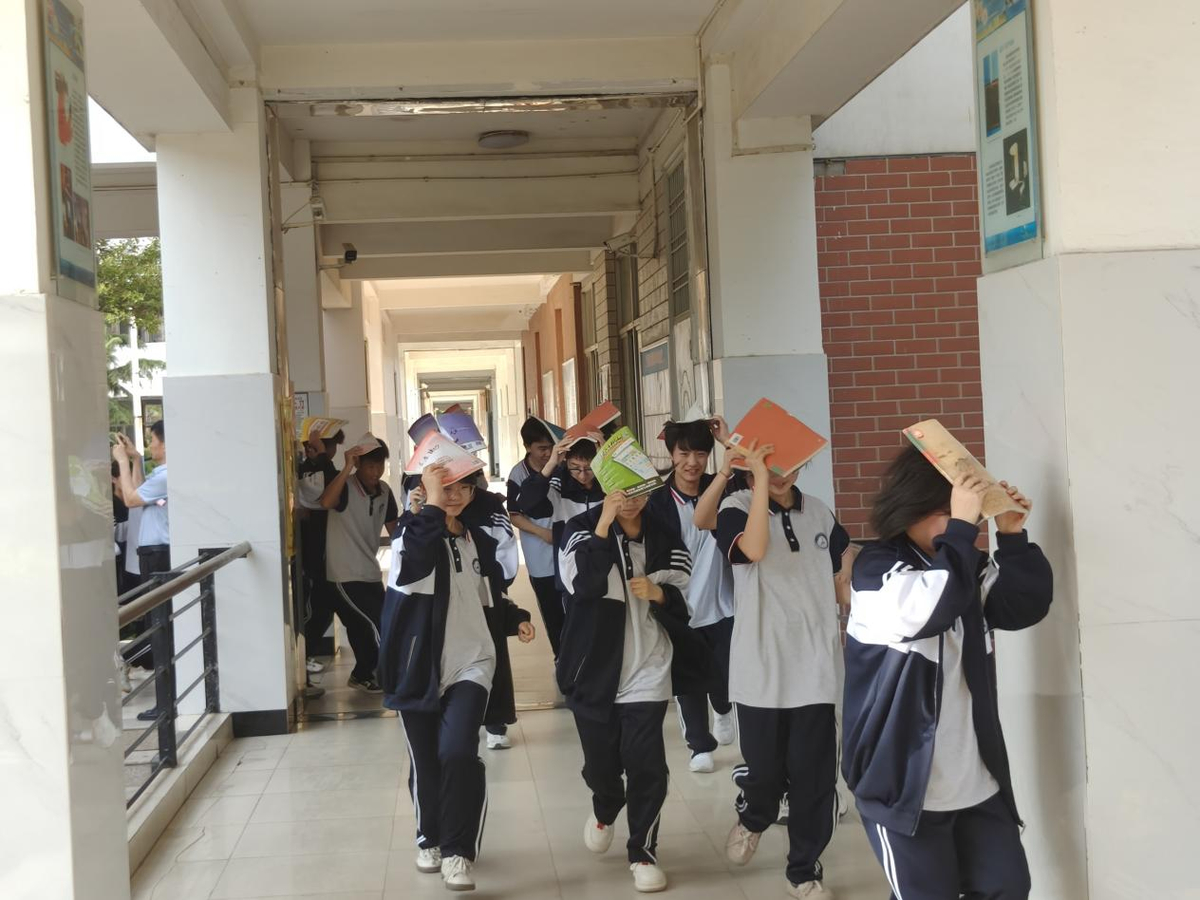 安阳县：开展地震应急演练 筑牢校园安全防线