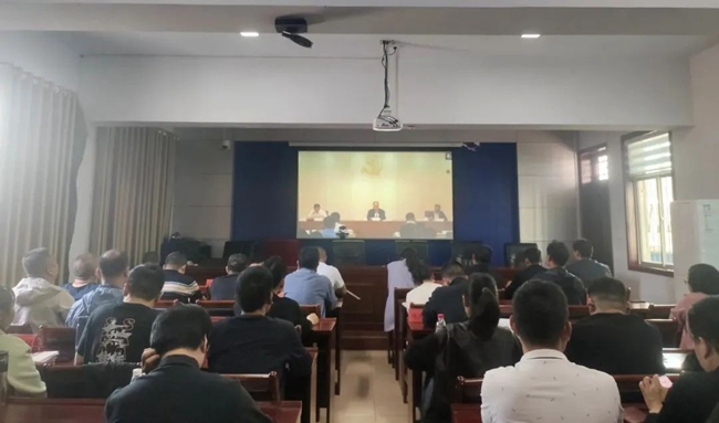 我縣組織全縣行政執(zhí)法部門參加全國(guó)學(xué)習(xí)貫徹習(xí)近平法治思想強(qiáng)化行政執(zhí)法能力建設(shè)專題視頻培訓(xùn)班