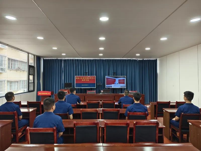 “云课堂”集体学习.jpg