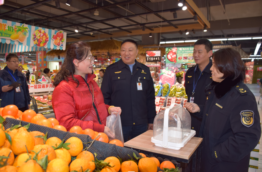 华龙区市场监管局开展“你点我检”专项行动 守护群众“舌尖上的安全”