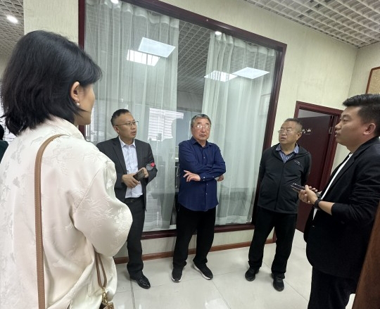 濮阳市市场监督管理局二级高级主办张亦清莅临电商园调研