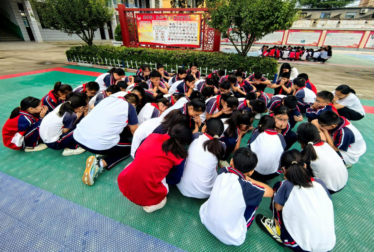 新学期安全第一课：殷都区组织开展校园安全疏散演练