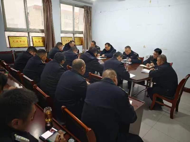 殷都区交通运输局<br>组织召开低温雨雪冰冻灾害天气防范应对 工作部署会