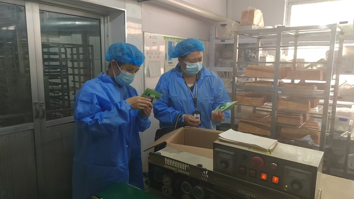 龙安区市场监管局开展端午节前专项检查 守护“舌尖安全” 规范市场秩序