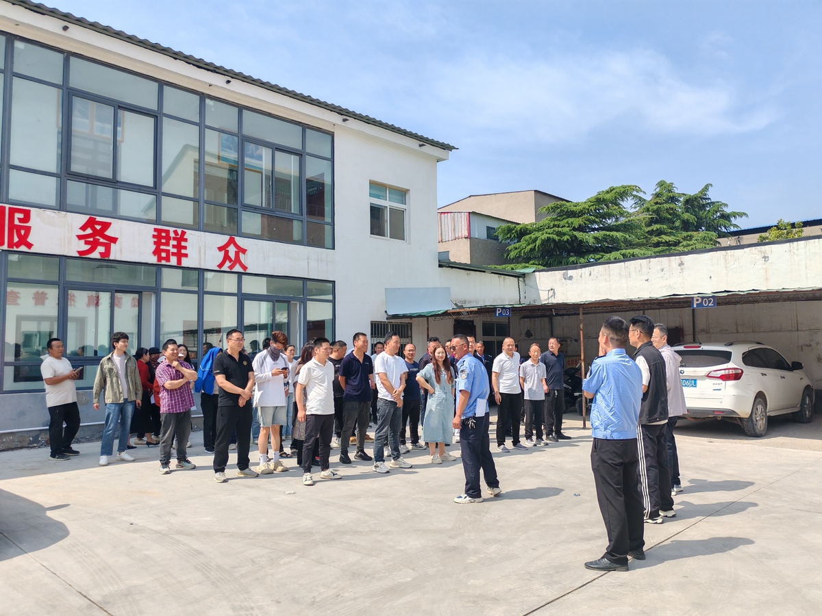 八千办事处对“九小场所”、“三合一场所”  进行“畅通生命通道”回头看