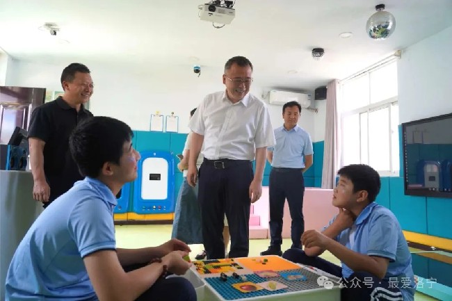 王瑞開展“六一”慰問并調(diào)研高考備考、項目建設等工作