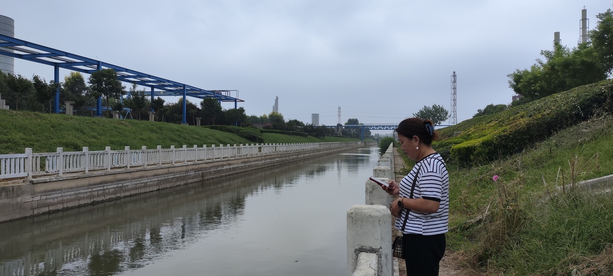 濮水办副总河长到濮水河日常巡河巡查