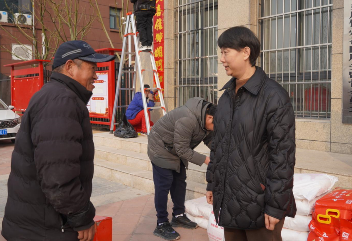 华龙区文广体旅局开展春节前走访慰问活动