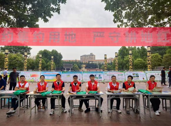 武陟县自然资源局<br> 积极开展“6.25全国土地日”主题宣传活动
