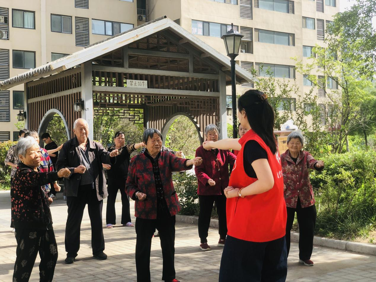 龙王办事处：学习养生理念，丰富晚年生活
