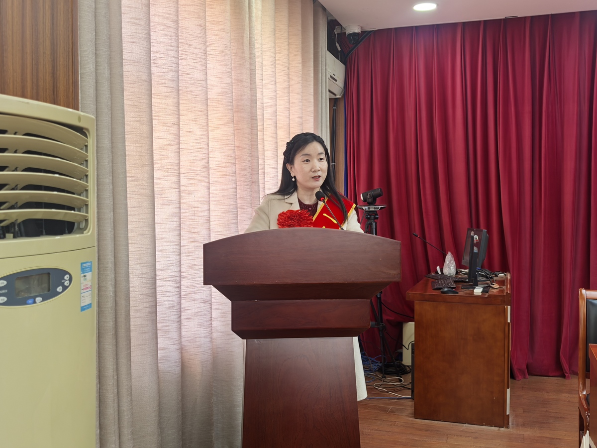 华龙区举行为立功受奖军人家庭集中送喜报仪式