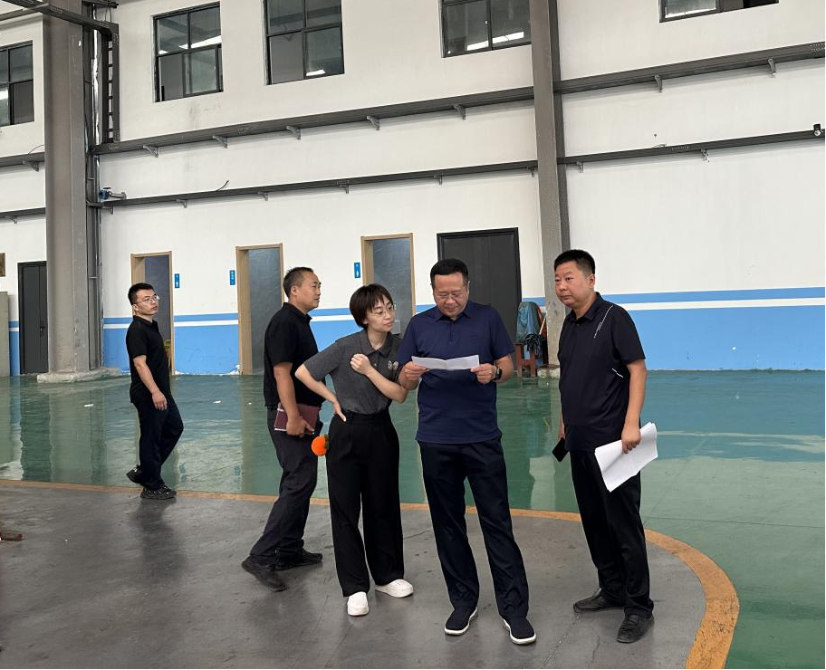 区委副书记王建斋深入中原总机调研项目建设情况