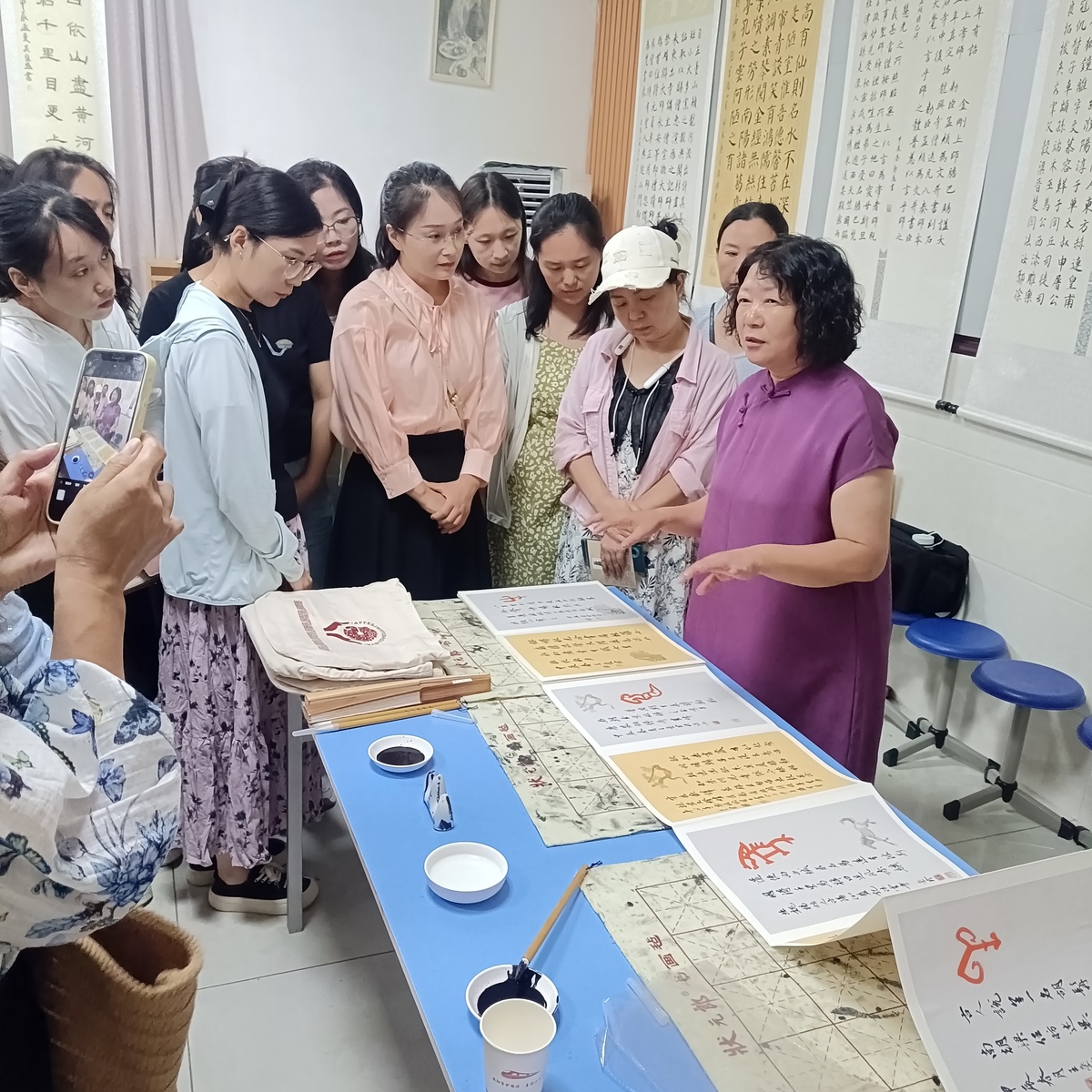 殷墟管委会开展 <br>“探秘甲骨 墨染芳华”主题活动