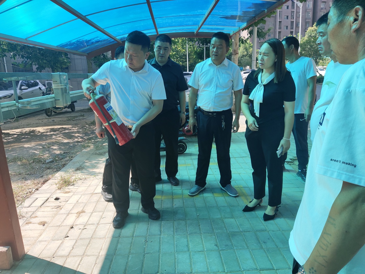 银河办事处：敲门送安全，入区入户排隐患