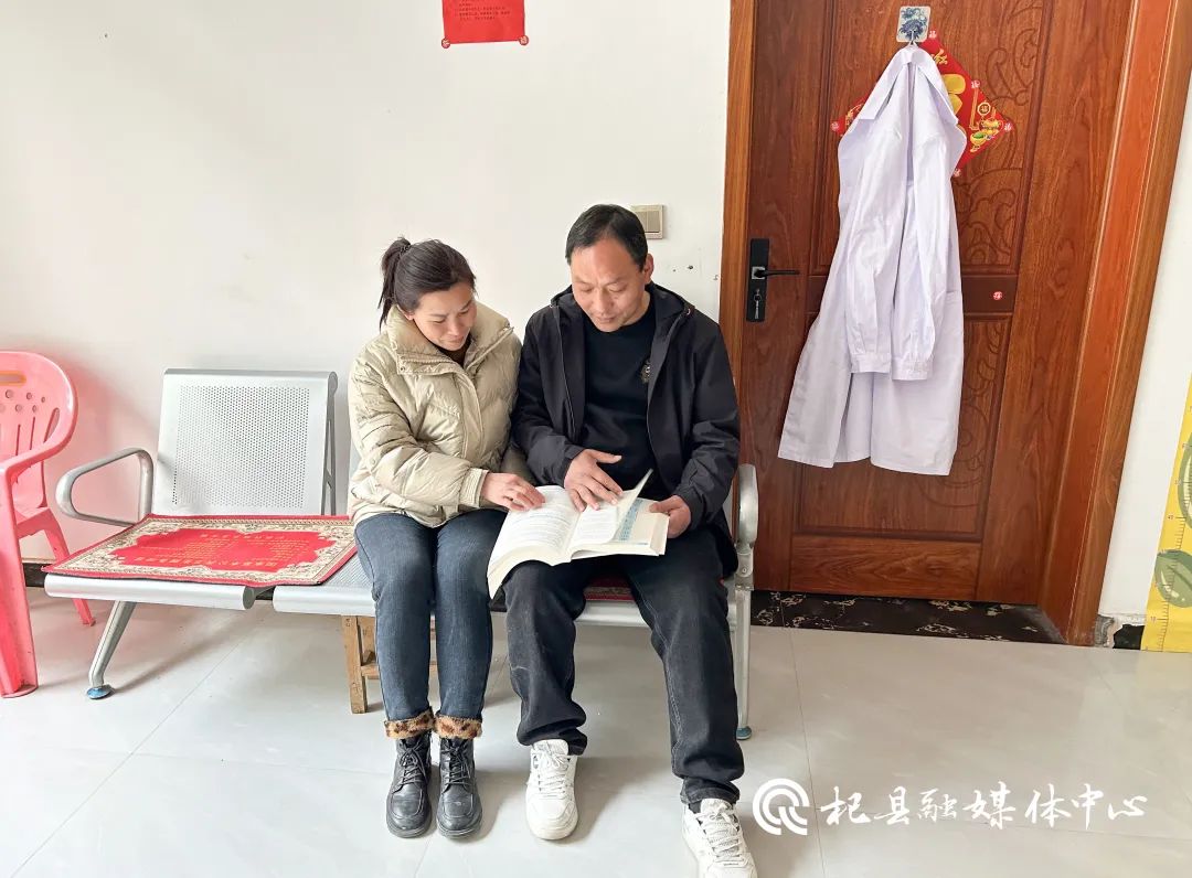 竹林乡肖寨村王战伟晴耕雨读传家风 栉风沐雨促和谐-部门动态--杞县