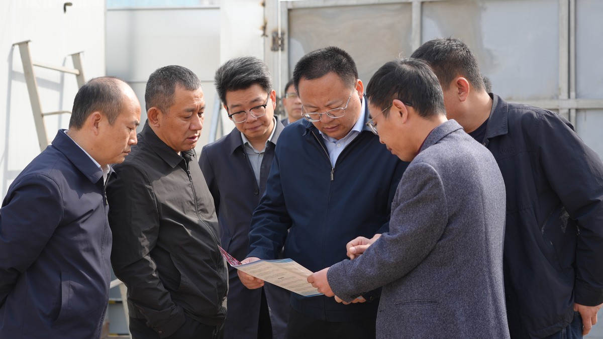 安阳县委书记、示范区党工委书记邢振东调研城建项目