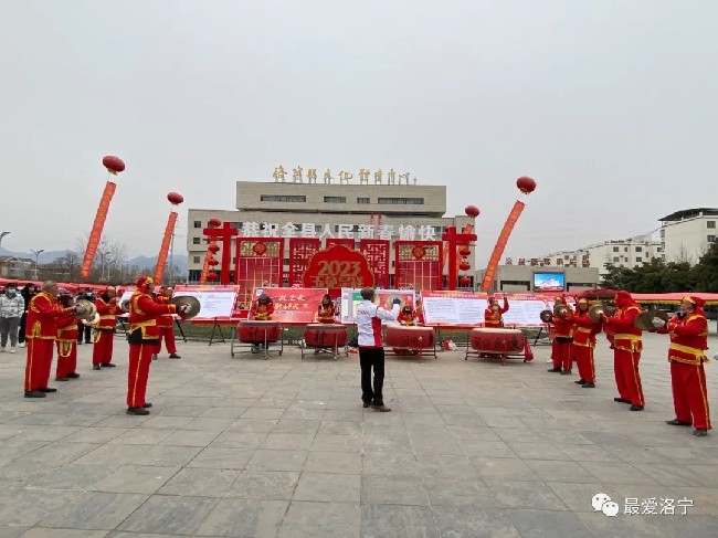 洛宁举办2023年“春风行动”暨就业援助月现场招聘会
